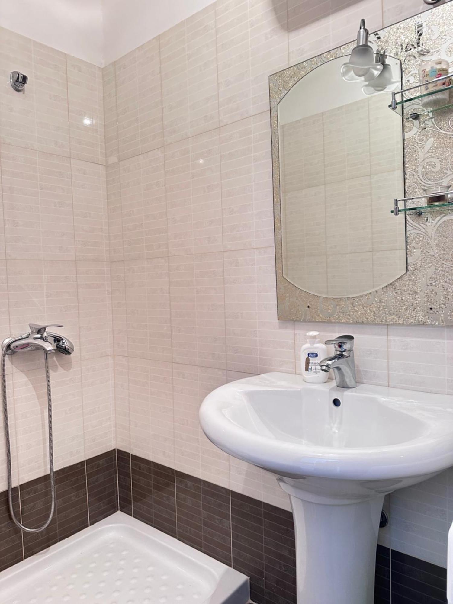Tini Sea View Apartment Sarande Luaran gambar